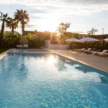 Albades & (adults Only) 4*