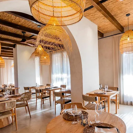 Albades & (adults Only) 4*